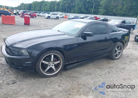 2014 Ford Mustang V6 Premium z USA, uszkodzony, nr VIN 1ZVBP8AM3E5244110